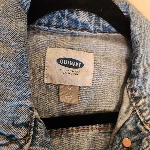 Old Navy Women’s Jean Jacket, Distressed Classic Denim, 100% Cotton EUC Sz Med - Picture 13 of 14
